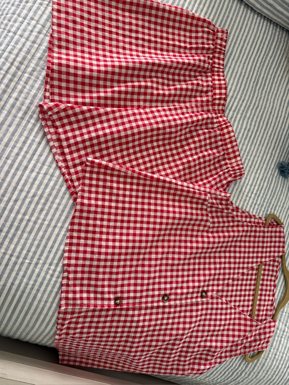 Women Red and White Gingham Button Front Top & shorts SET.
